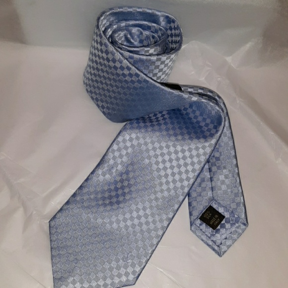 ⛔SOLD⛔💯 AUTHENTIC LOUIS VUITTON NECKTIE - Picture 2 of 6